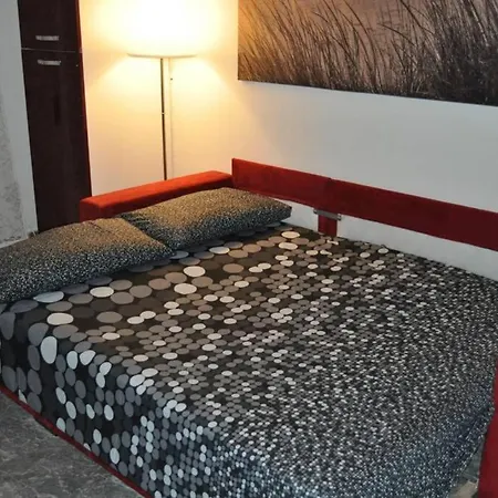 Wonderful Flat-apt In The Square