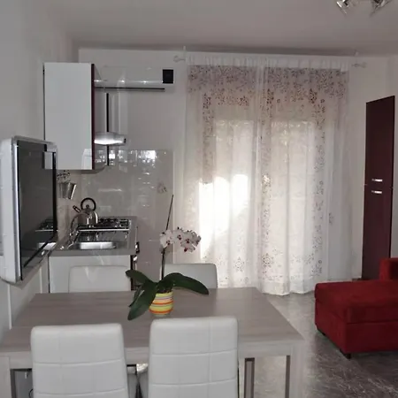 Wonderful Flat-apt In The Square Apartment Anzio