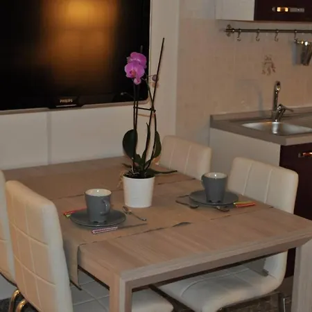 Wonderful Flat-apt In The Square Διαμέρισμα