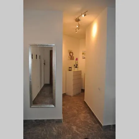 Wonderful Flat-apt In The Square *
